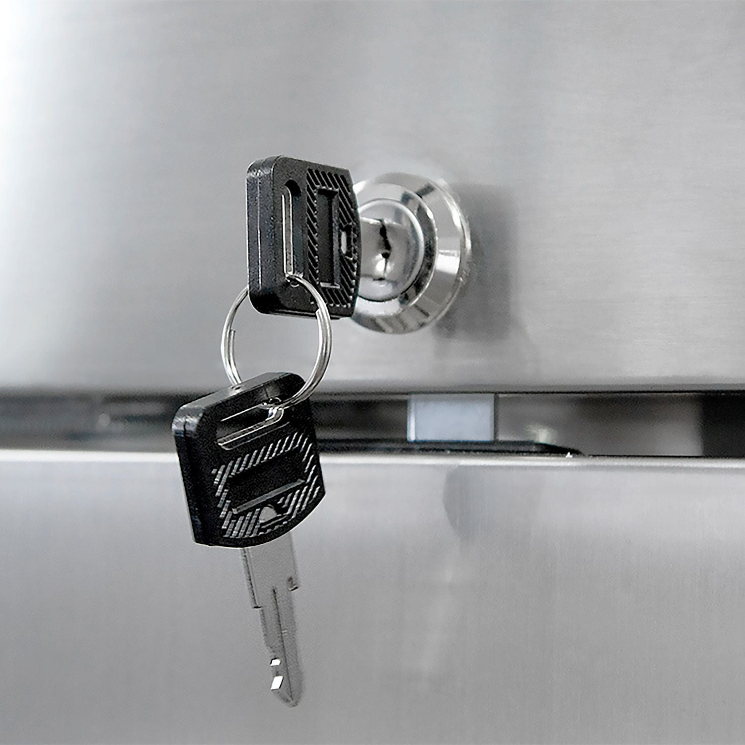 detail_stainless_steel_key.jpg