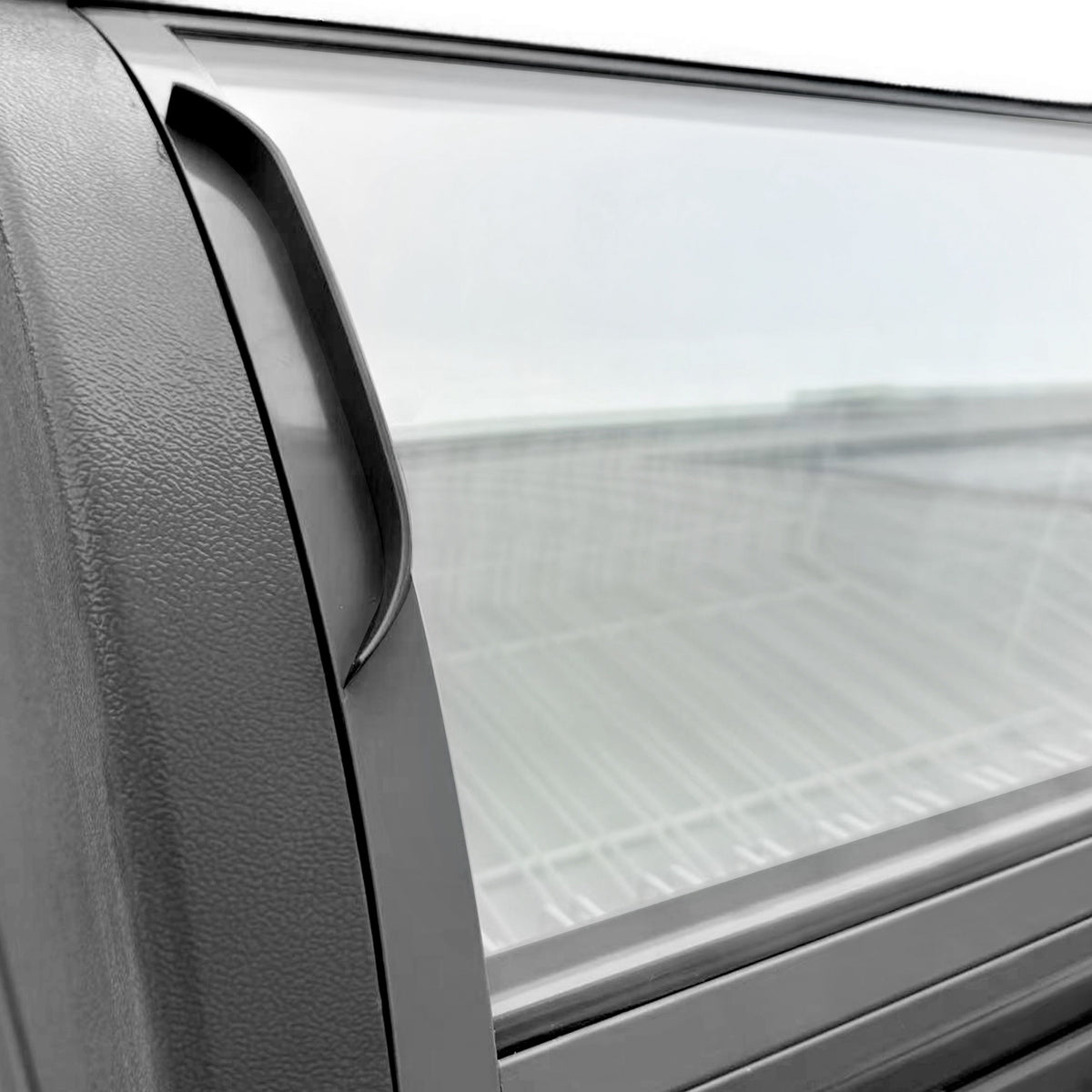 TKTS420_Detail_Door
