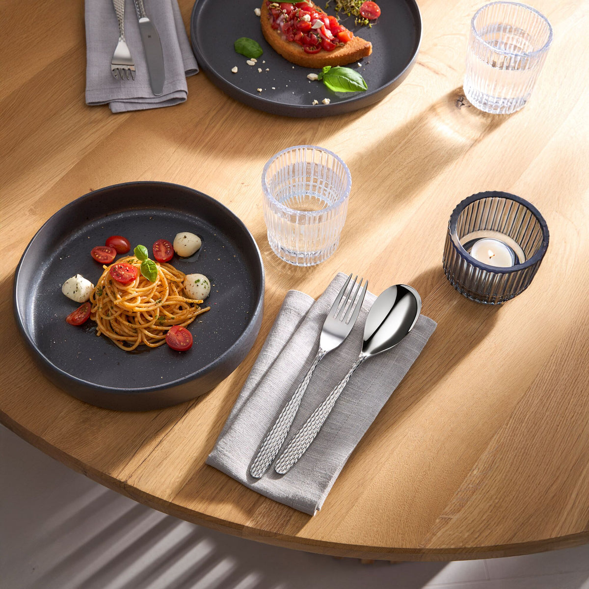 WMF-series_tessa-room_1