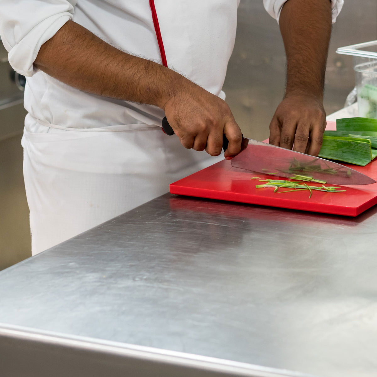 stainless_steel_table_inuse_1